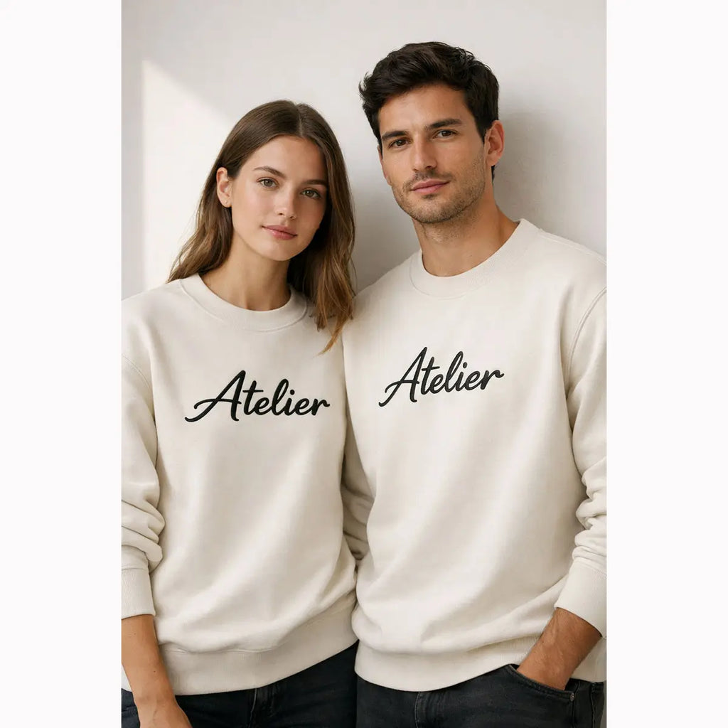 Sudadera cuello redondo con bordado personalizado de texto